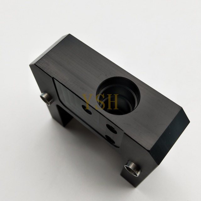 135008370 Чермиллы проволоки EDM Запчасти EDM Wire Black Plasticer Holder